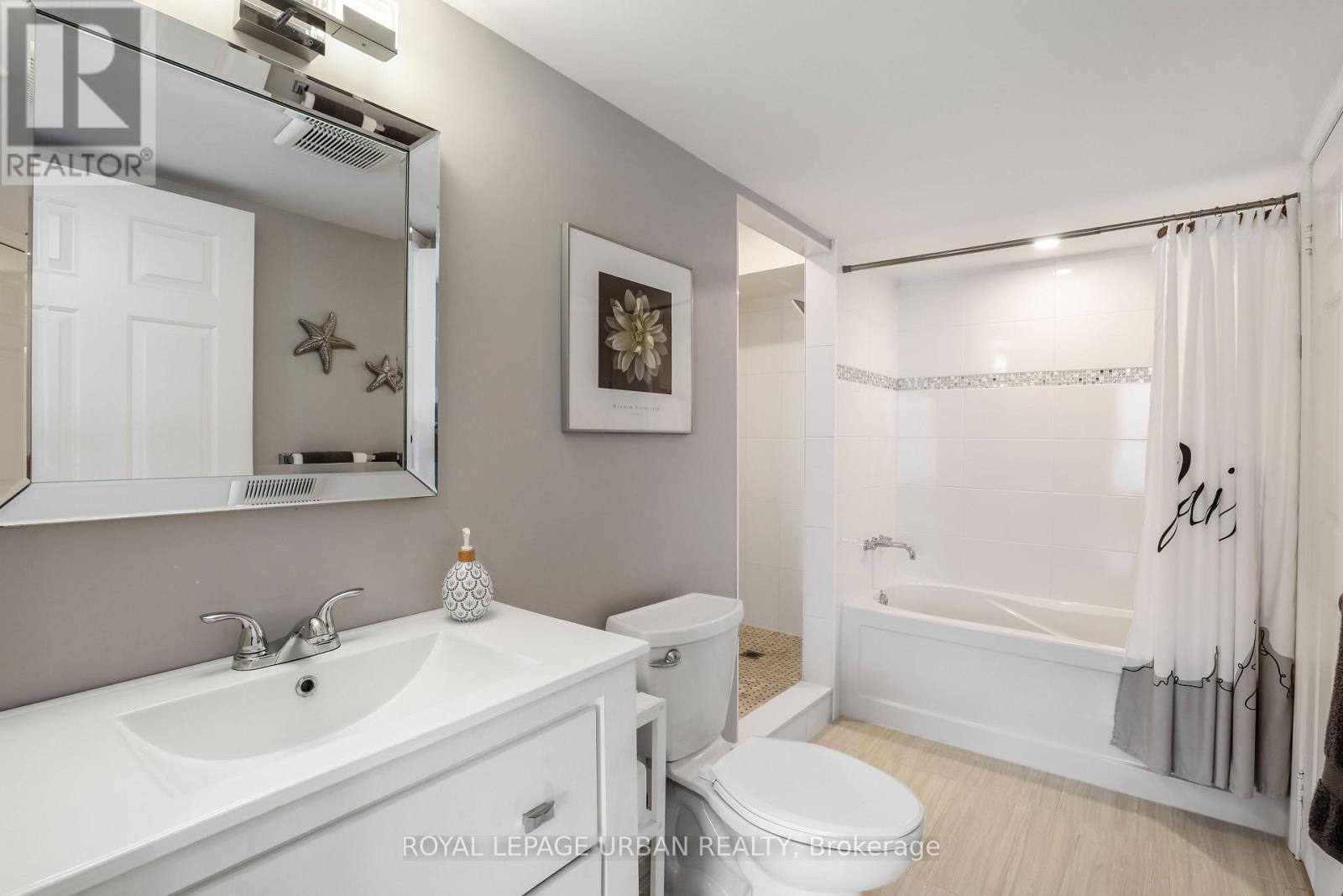 












J1 - 1657 NASH ROAD

,
Clarington,




Ontario
L1E1S8

