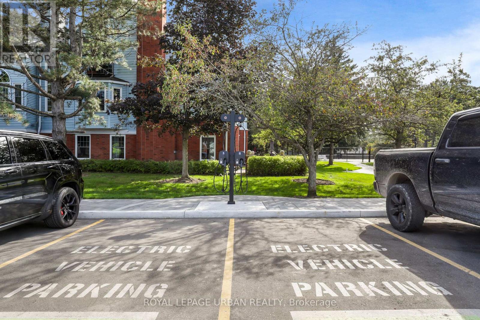 












J1 - 1657 NASH ROAD

,
Clarington,




Ontario
L1E1S8

