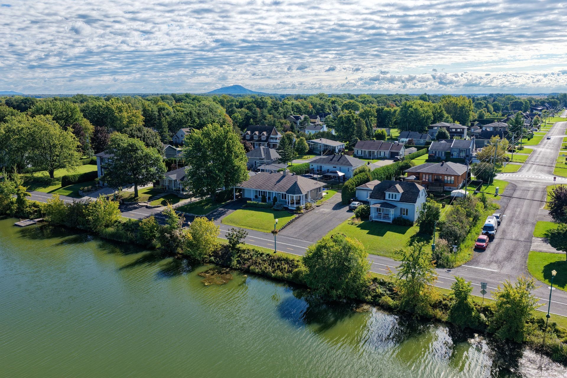 









1140


Rue Ste-Thérèse

,
Saint-Jean-sur-Richelieu,




QC
J2W2C5

