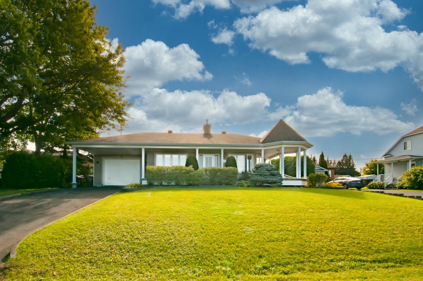 









1140


Rue Ste-Thérèse

,
Saint-Jean-sur-Richelieu,




QC
J2W2C5

