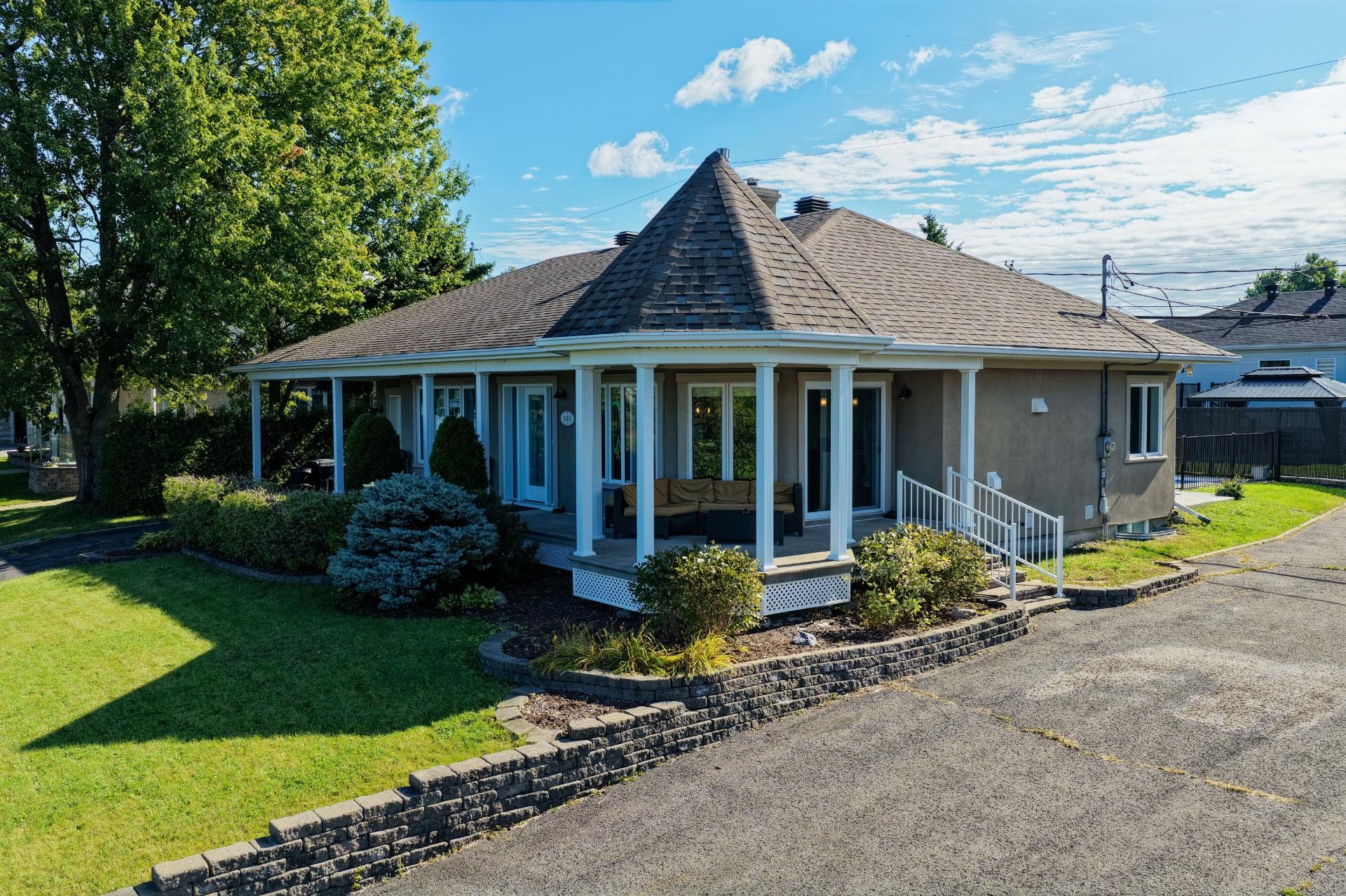 









1140


Rue Ste-Thérèse

,
Saint-Jean-sur-Richelieu,




QC
J2W2C5


