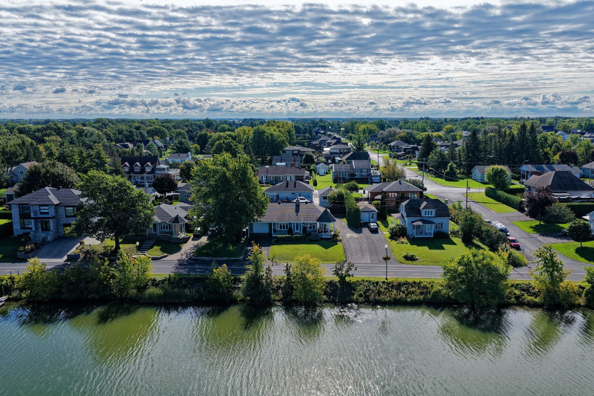 









1140


Rue Ste-Thérèse

,
Saint-Jean-sur-Richelieu,




QC
J2W2C5

