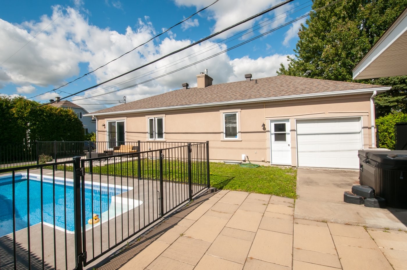 









1140


Rue Ste-Thérèse

,
Saint-Jean-sur-Richelieu,




QC
J2W2C5

