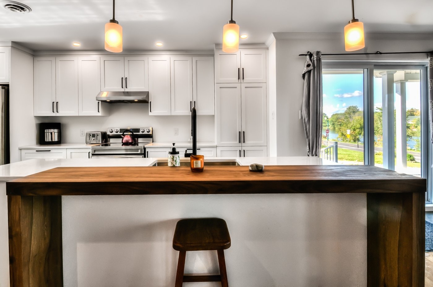 









1140


Rue Ste-Thérèse

,
Saint-Jean-sur-Richelieu,




QC
J2W2C5

