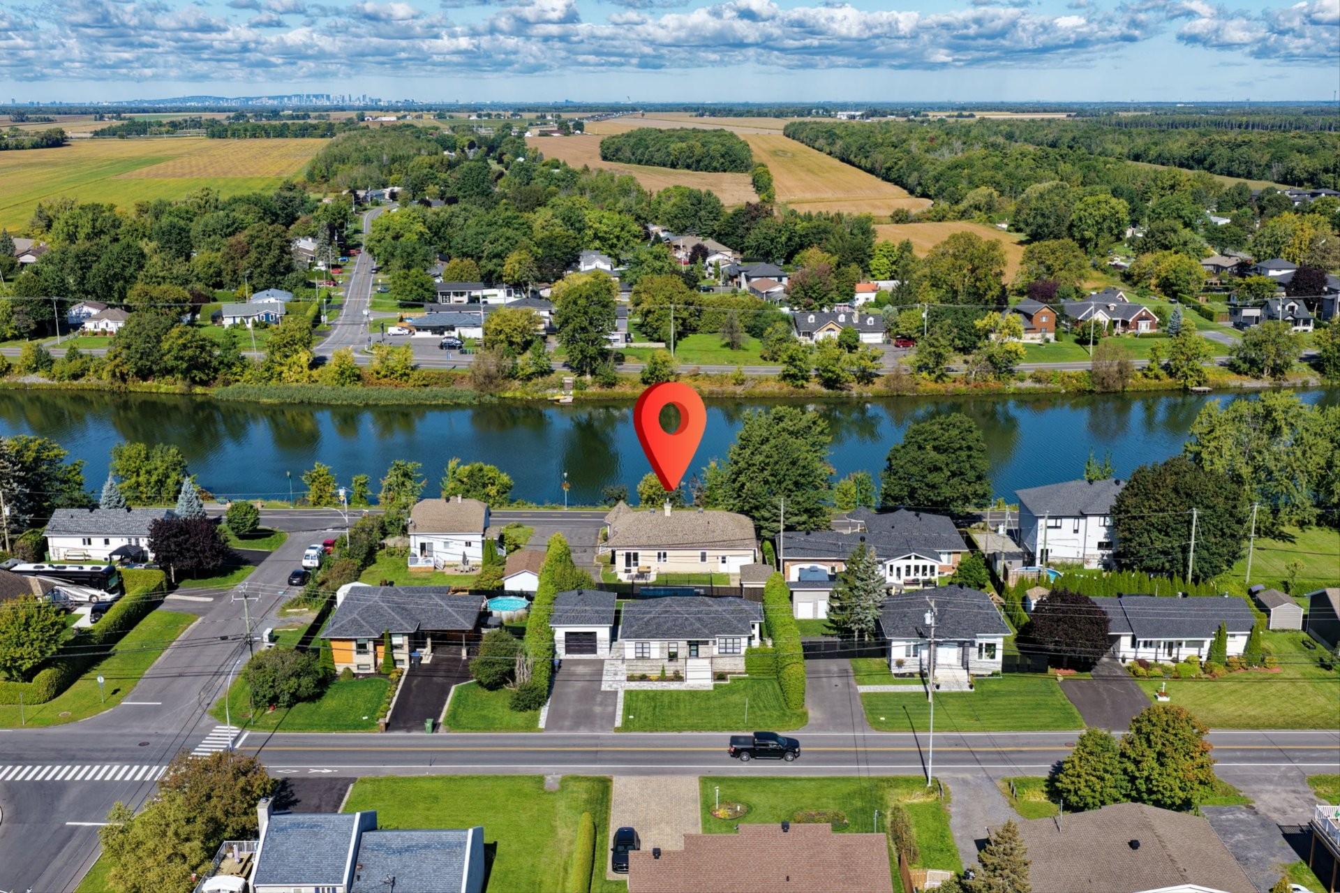 









1140


Rue Ste-Thérèse

,
Saint-Jean-sur-Richelieu,




QC
J2W2C5

