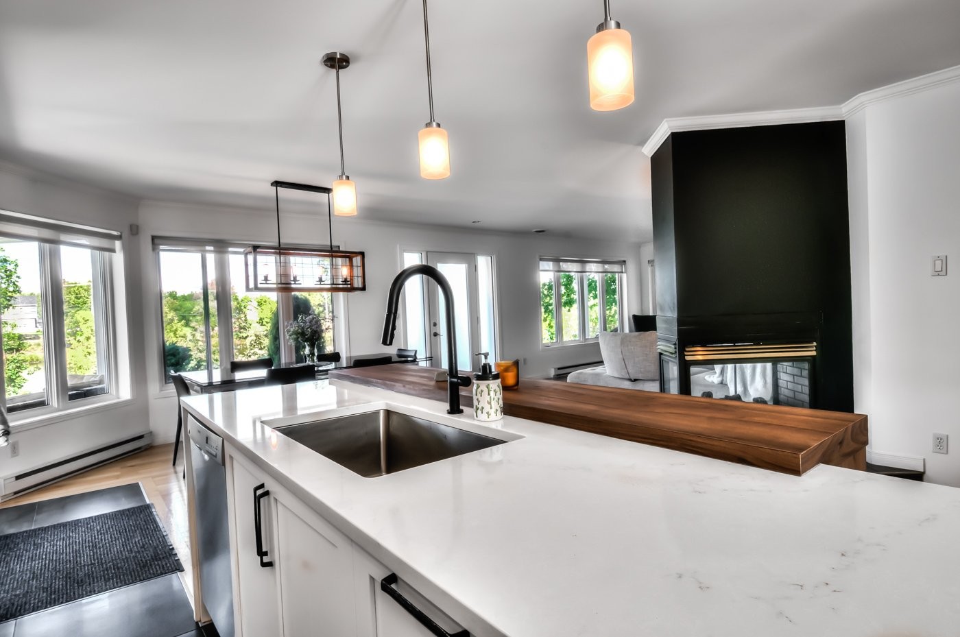 









1140


Rue Ste-Thérèse

,
Saint-Jean-sur-Richelieu,




QC
J2W2C5

