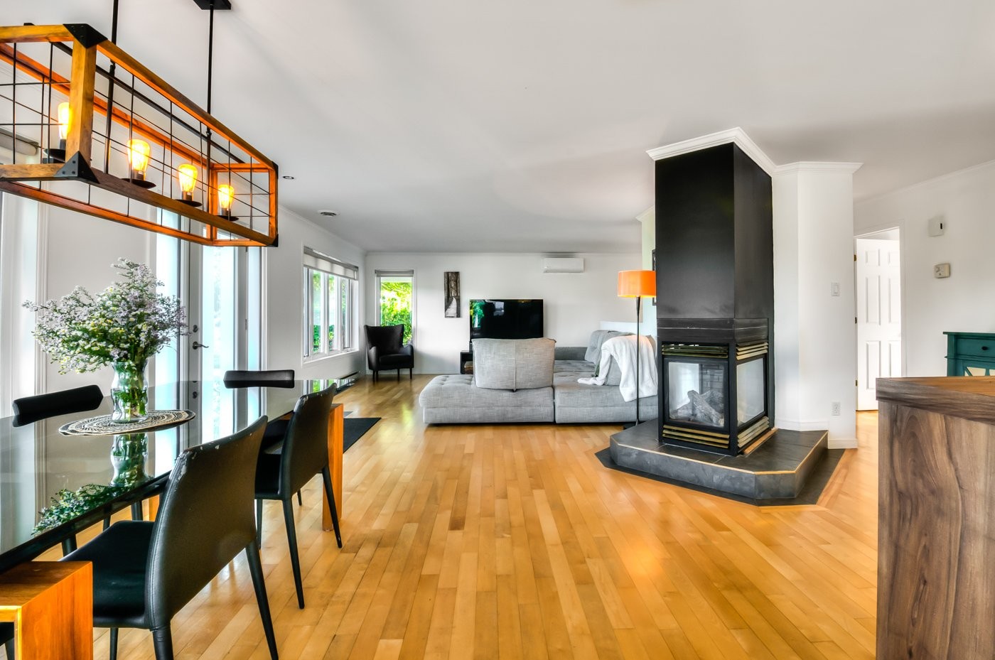 









1140


Rue Ste-Thérèse

,
Saint-Jean-sur-Richelieu,




QC
J2W2C5

