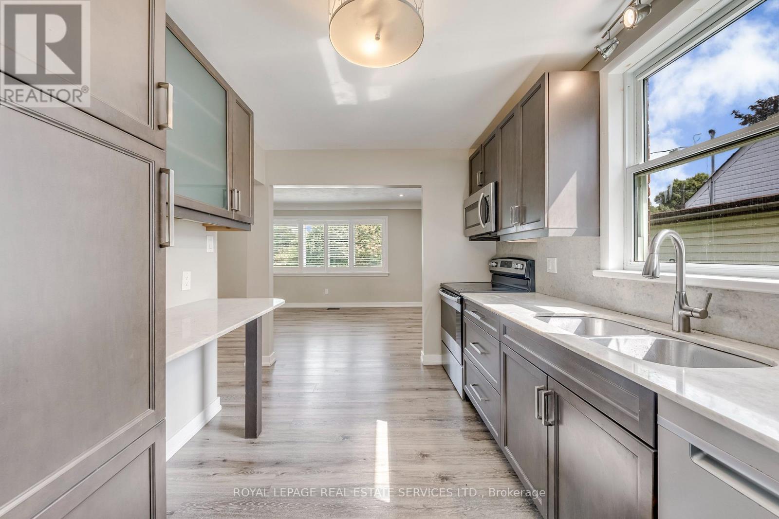 












UPPER - 191 NASH ROAD N

,
Hamilton,




Ontario
L8H2P8

