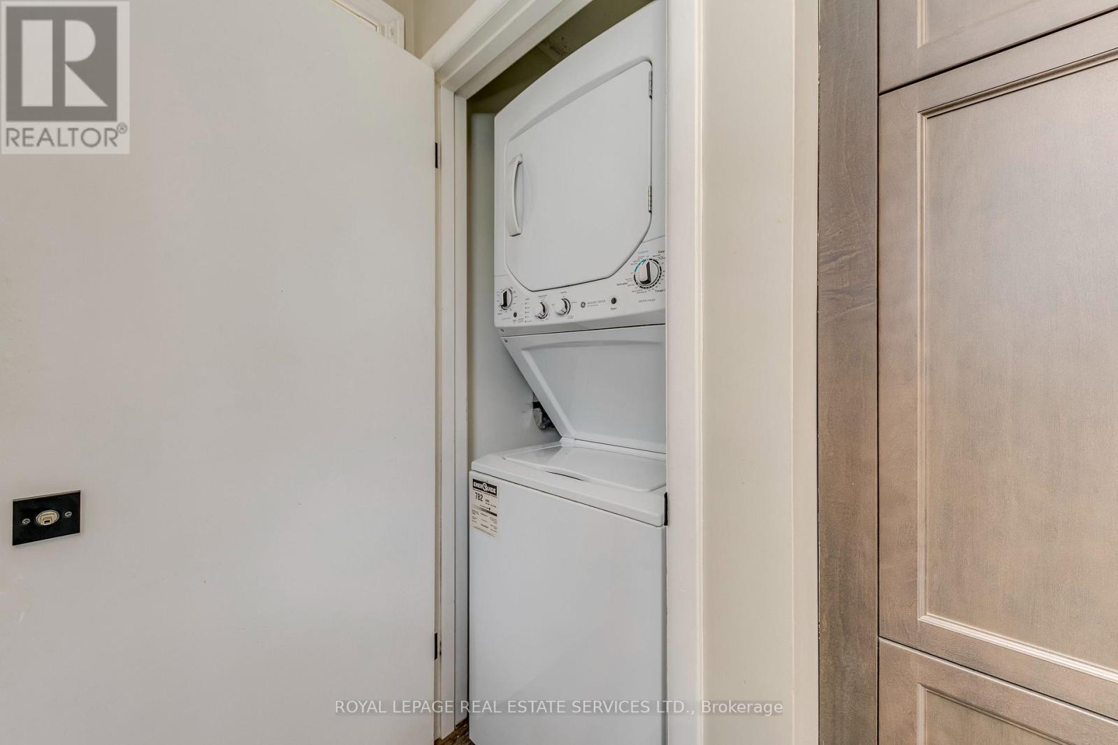 












UPPER - 191 NASH ROAD N

,
Hamilton,




Ontario
L8H2P8

