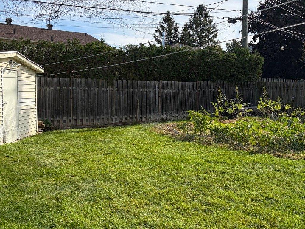 









4917


Av. du Château-Pierrefonds

,
Pierrefonds-Roxboro (Montréal),




QC
H9K1G9

