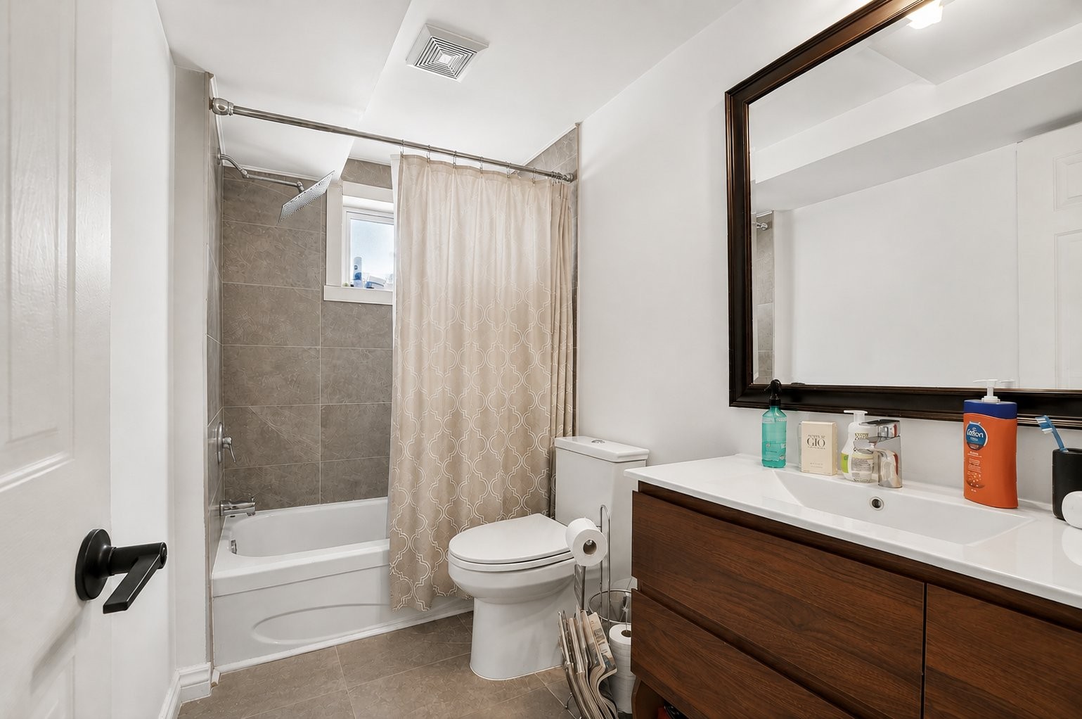 









473


Rue des Érables

,
Terrebonne (Lachenaie),




QC
J6X4E5

