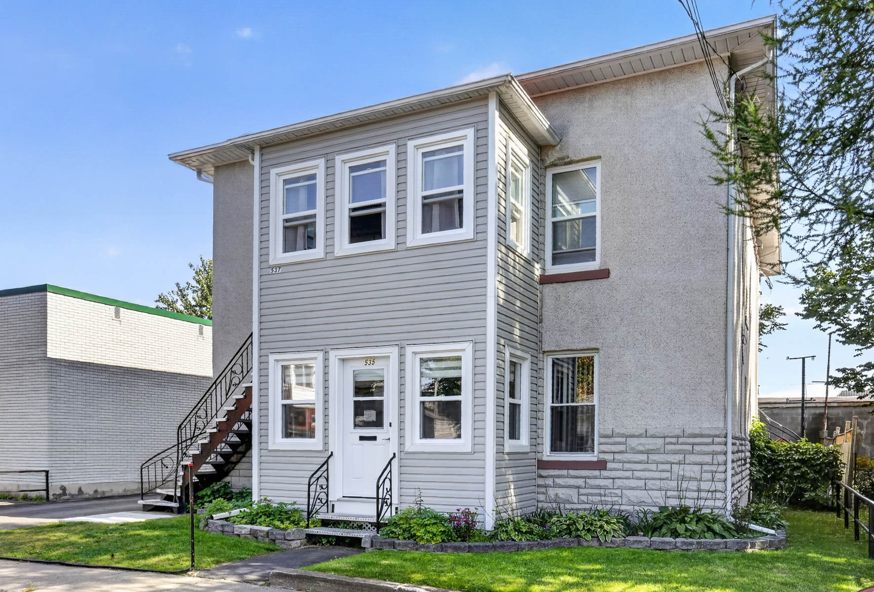 









535

 - 537


112e Rue

,
Shawinigan,




QC
G9P2V7

