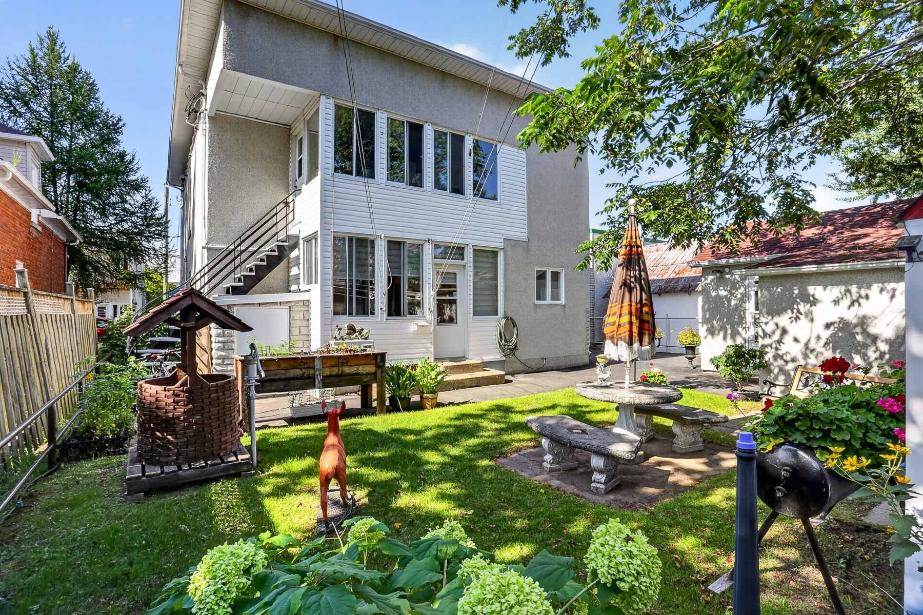 









535

 - 537


112e Rue

,
Shawinigan,




QC
G9P2V7

