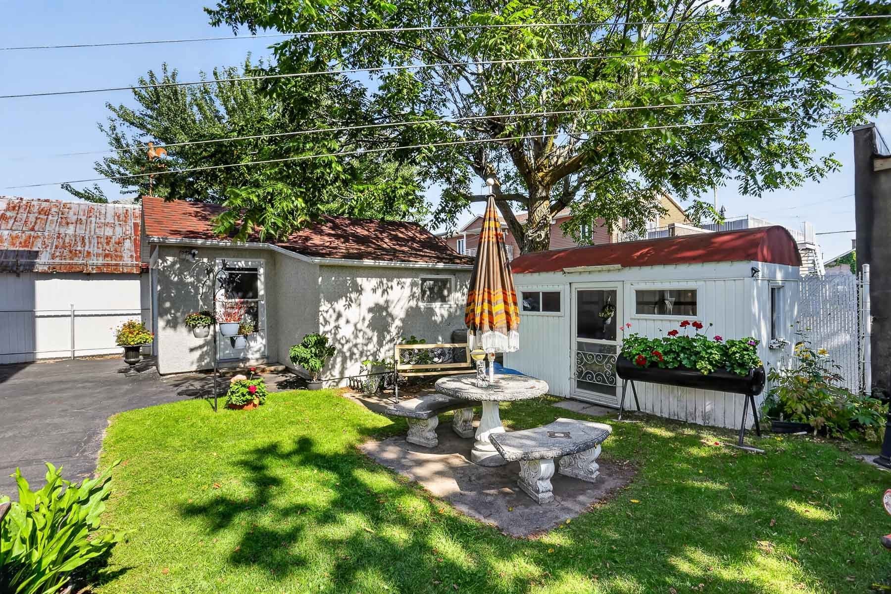 









535

 - 537


112e Rue

,
Shawinigan,




QC
G9P2V7

