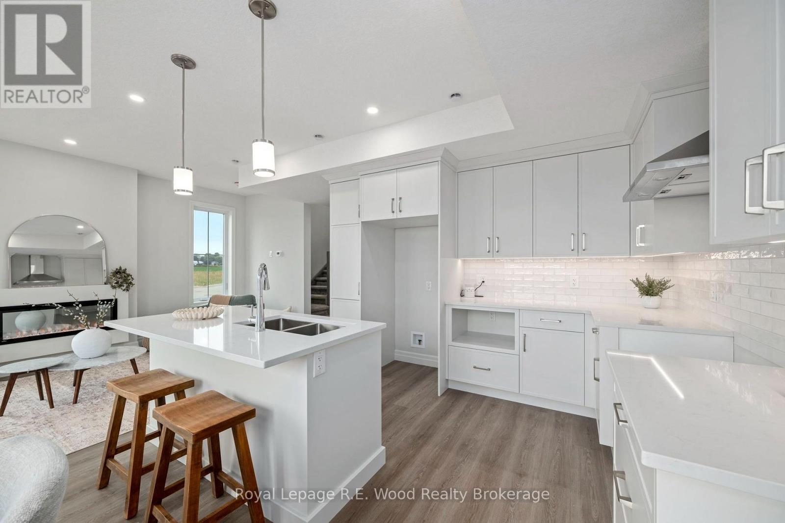 












7 HOYLAKE ROAD

,
St. Thomas,




Ontario
N5R0R9

