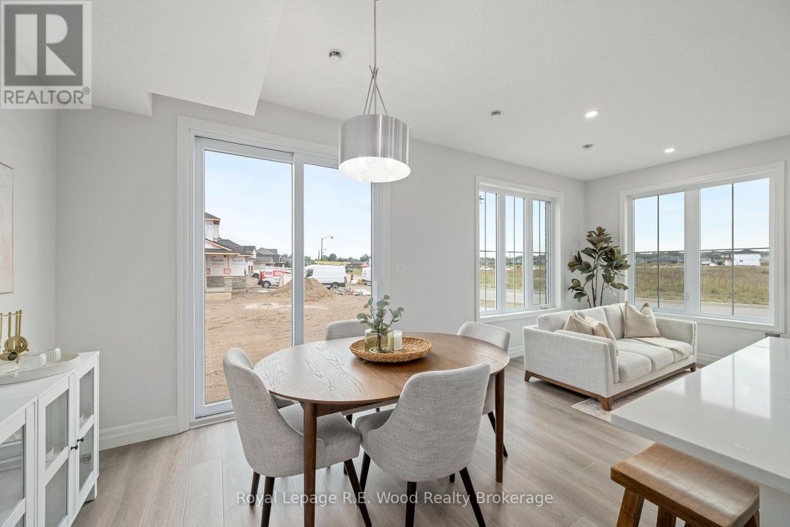 












7 HOYLAKE ROAD

,
St. Thomas,




Ontario
N5R0R9


