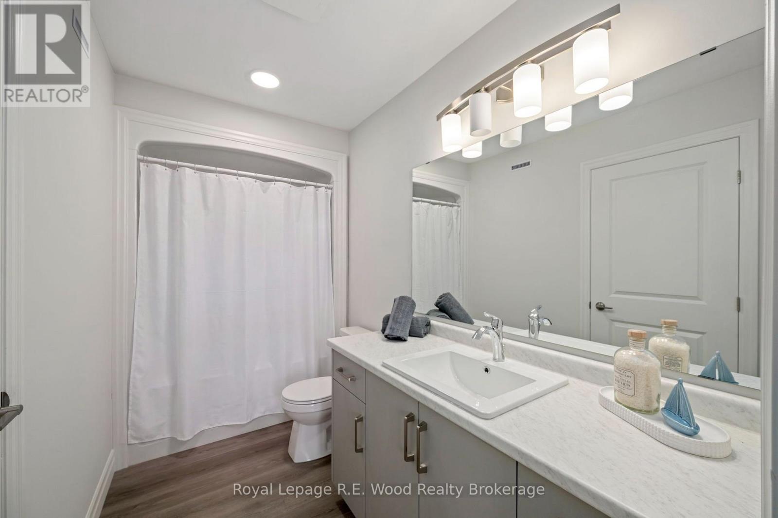 












7 HOYLAKE ROAD

,
St. Thomas,




Ontario
N5R0R9

