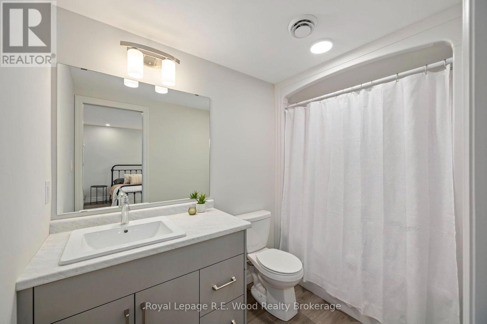 












7 HOYLAKE ROAD

,
St. Thomas,




Ontario
N5R0R9

