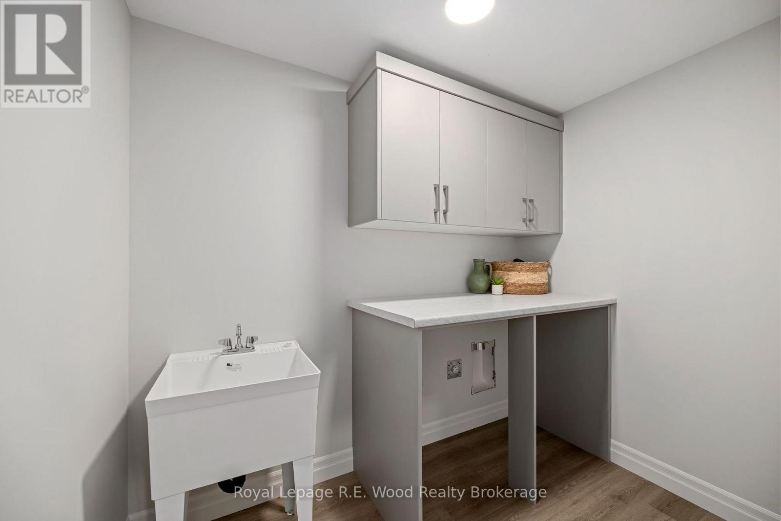 












7 HOYLAKE ROAD

,
St. Thomas,




Ontario
N5R0R9

