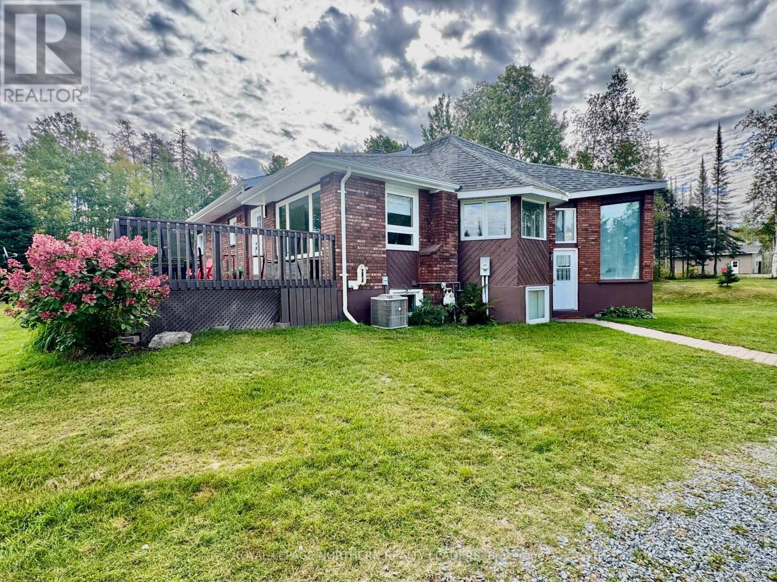 












799 KAMISKOTIA ROAD

,
Timmins (MTJ - Mountjoy Rural),




Ontario
P4N7C3

