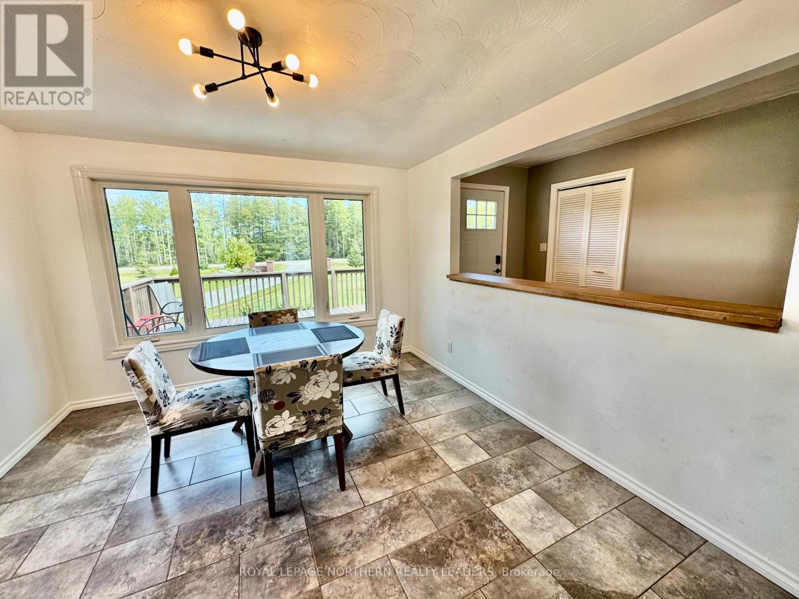 












799 KAMISKOTIA ROAD

,
Timmins (MTJ - Mountjoy Rural),




Ontario
P4N7C3

