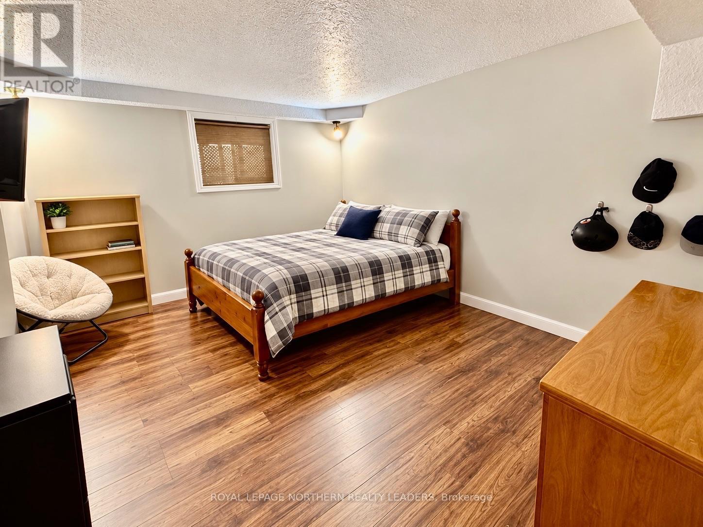 












799 KAMISKOTIA ROAD

,
Timmins (MTJ - Mountjoy Rural),




Ontario
P4N7C3

