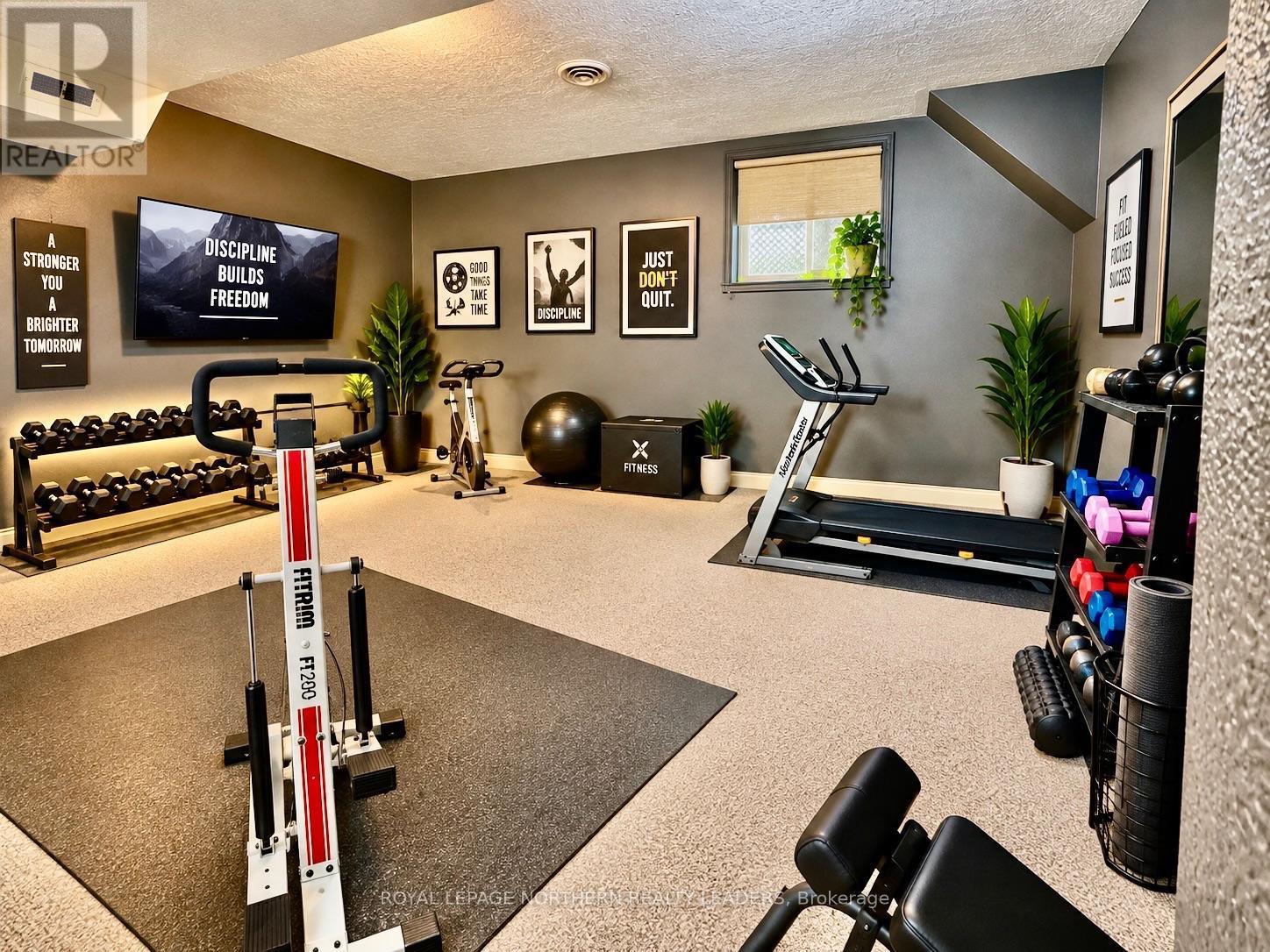 












799 KAMISKOTIA ROAD

,
Timmins (MTJ - Mountjoy Rural),




Ontario
P4N7C3

