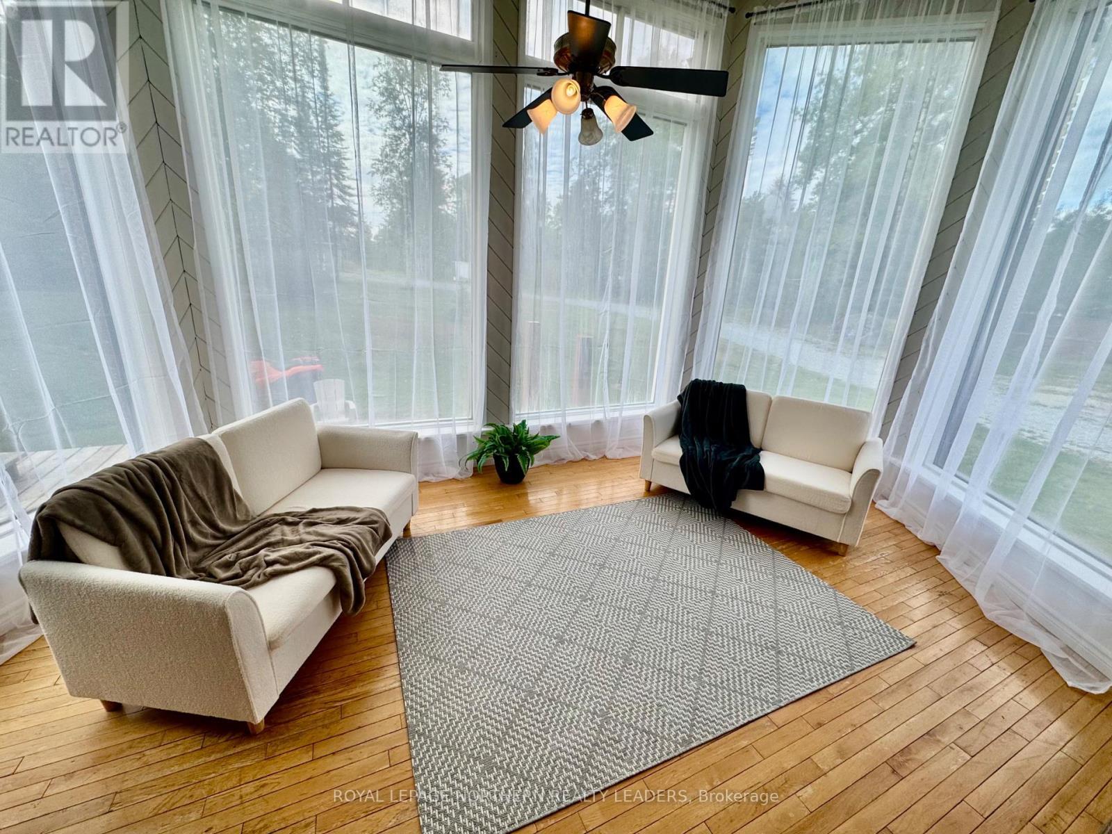 












799 KAMISKOTIA ROAD

,
Timmins (MTJ - Mountjoy Rural),




Ontario
P4N7C3

