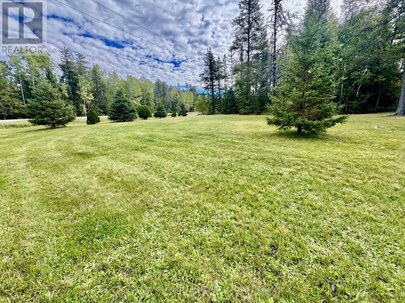 












799 KAMISKOTIA ROAD

,
Timmins (MTJ - Mountjoy Rural),




Ontario
P4N7C3


