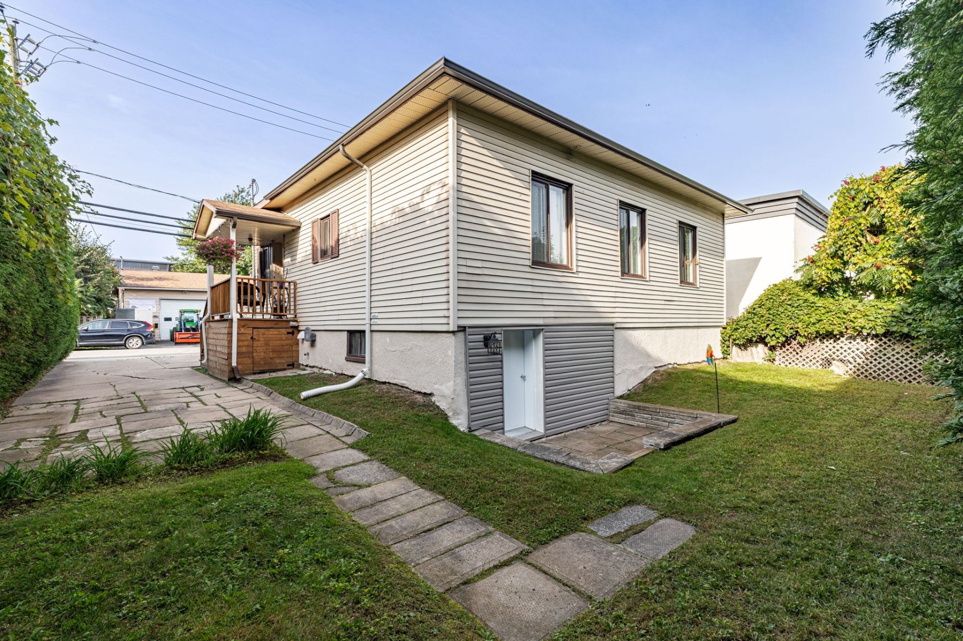









175


Rue Viau

,
Contrecoeur,




QC
J0L1C0

