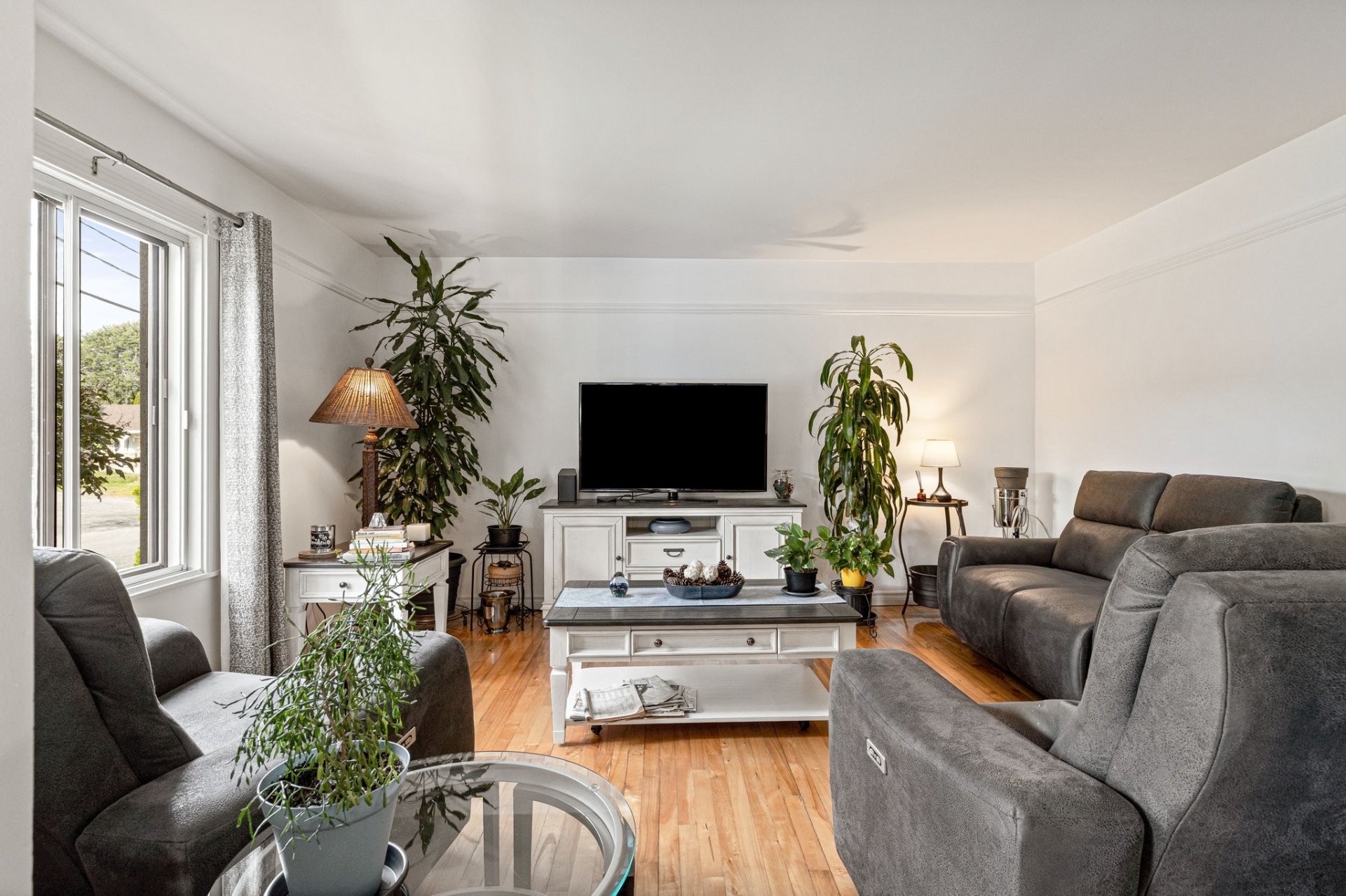 









175


Rue Viau

,
Contrecoeur,




QC
J0L1C0

