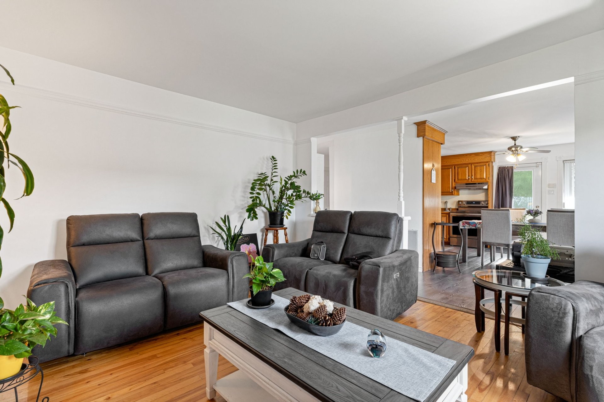 









175


Rue Viau

,
Contrecoeur,




QC
J0L1C0

