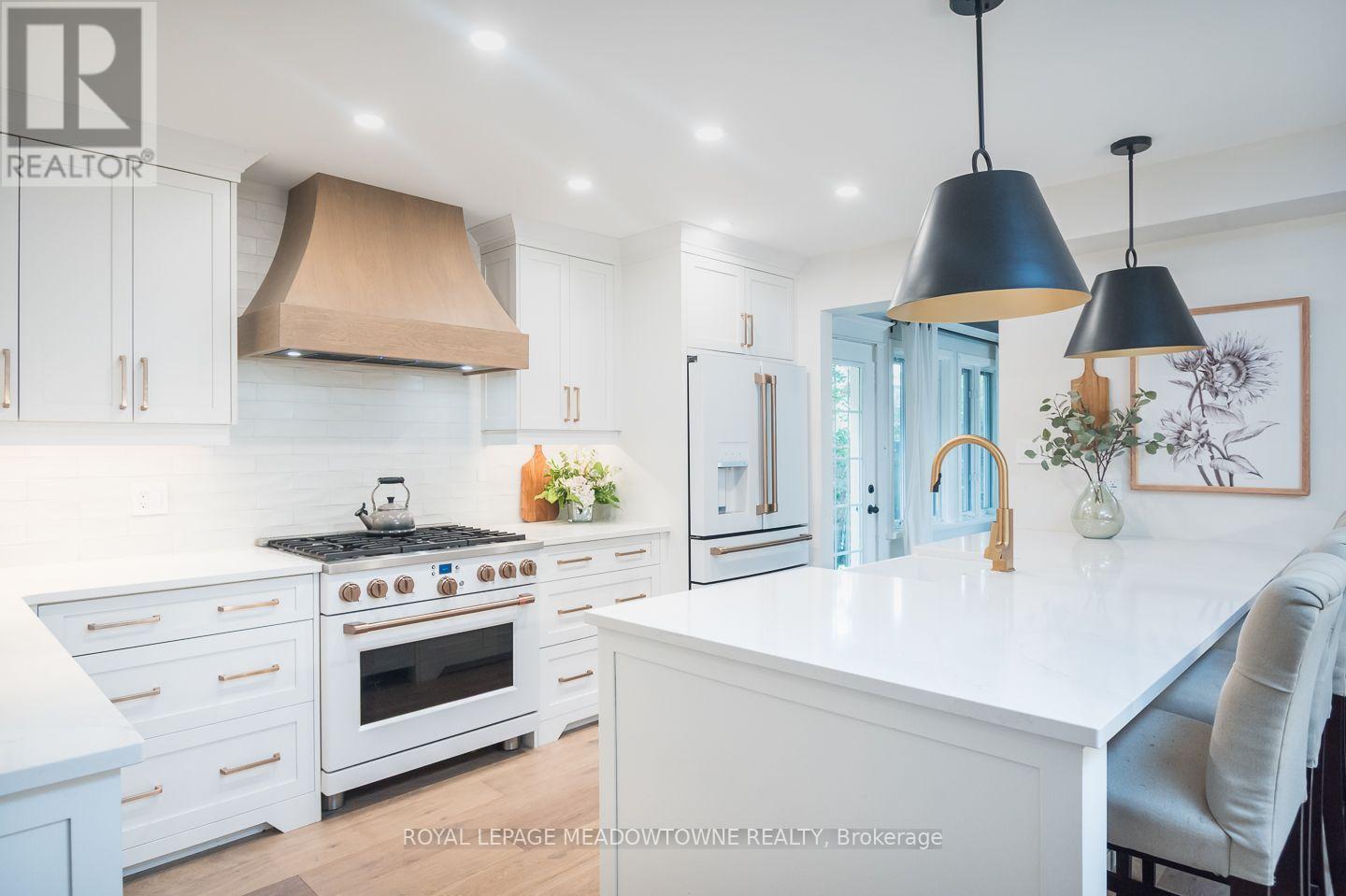 












823 LAURIER AVENUE

,
Milton,




Ontario
L9T4H4


