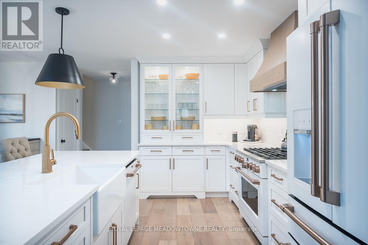 












823 LAURIER AVENUE

,
Milton,




Ontario
L9T4H4

