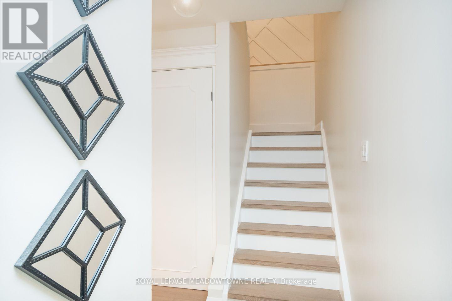 












823 LAURIER AVENUE

,
Milton,




Ontario
L9T4H4

