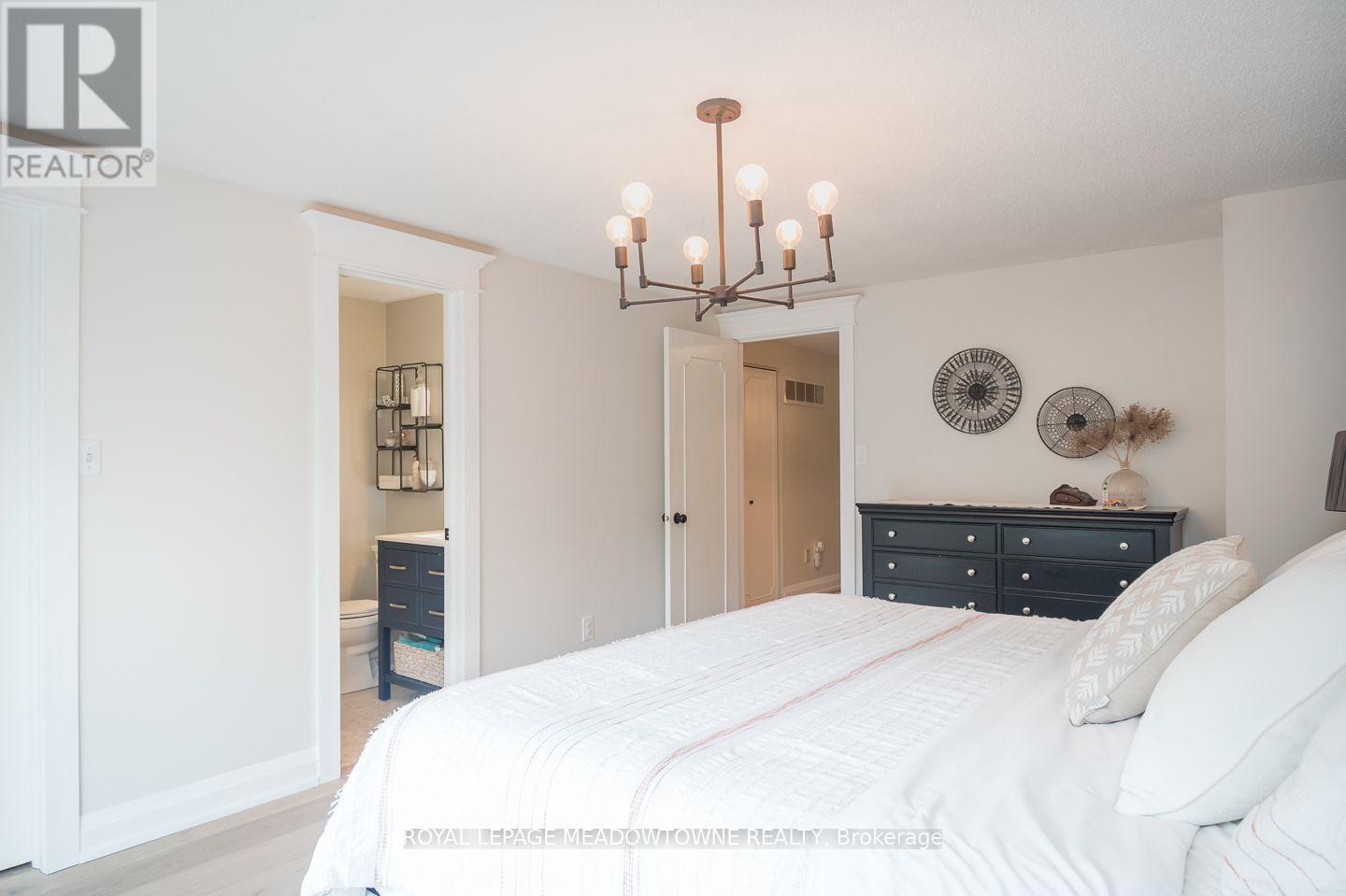 












823 LAURIER AVENUE

,
Milton,




Ontario
L9T4H4

