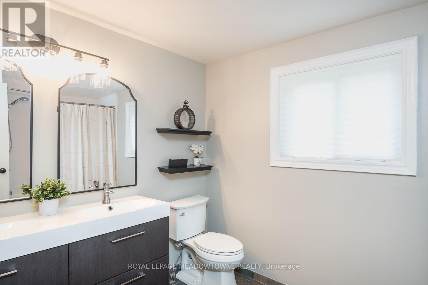 












823 LAURIER AVENUE

,
Milton,




Ontario
L9T4H4

