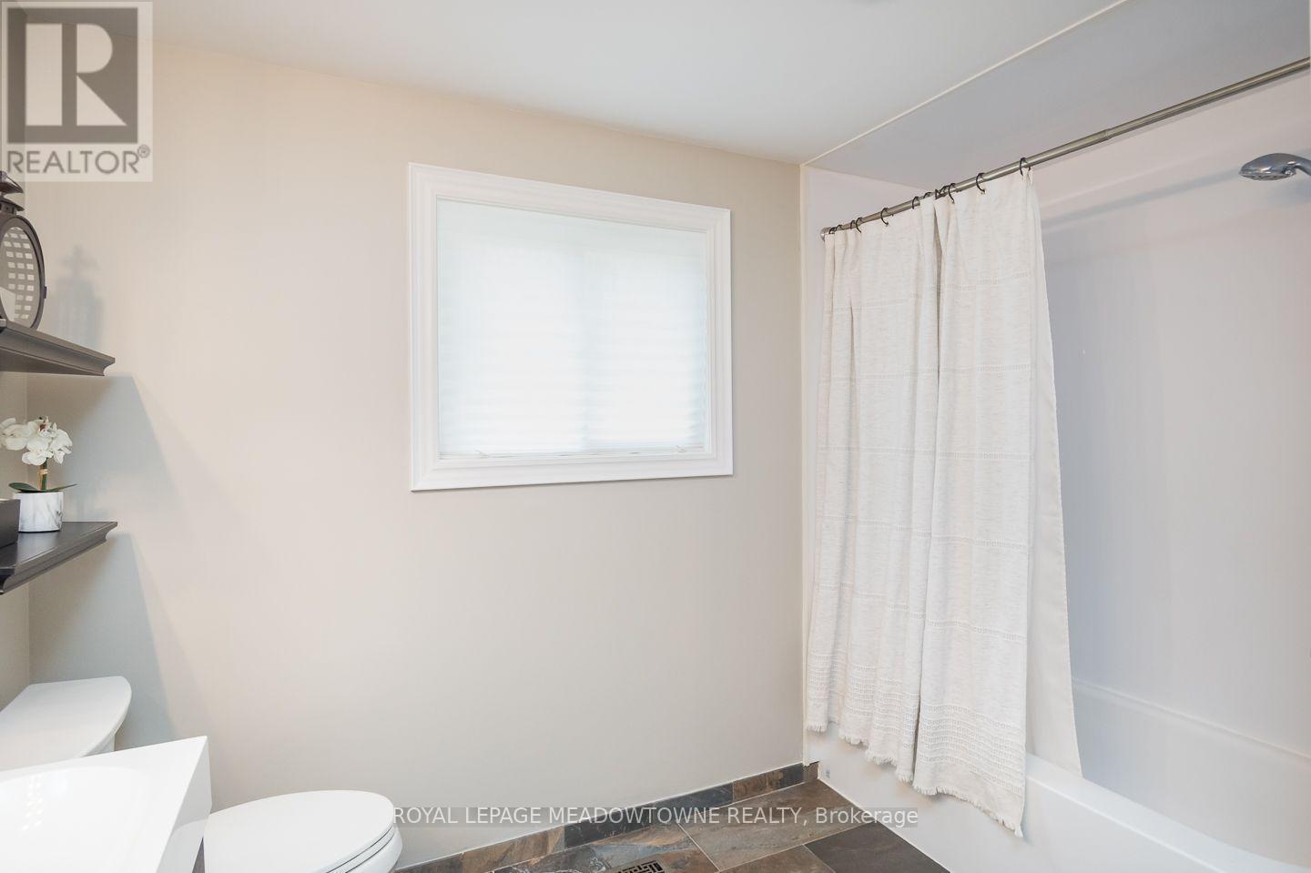 












823 LAURIER AVENUE

,
Milton,




Ontario
L9T4H4

