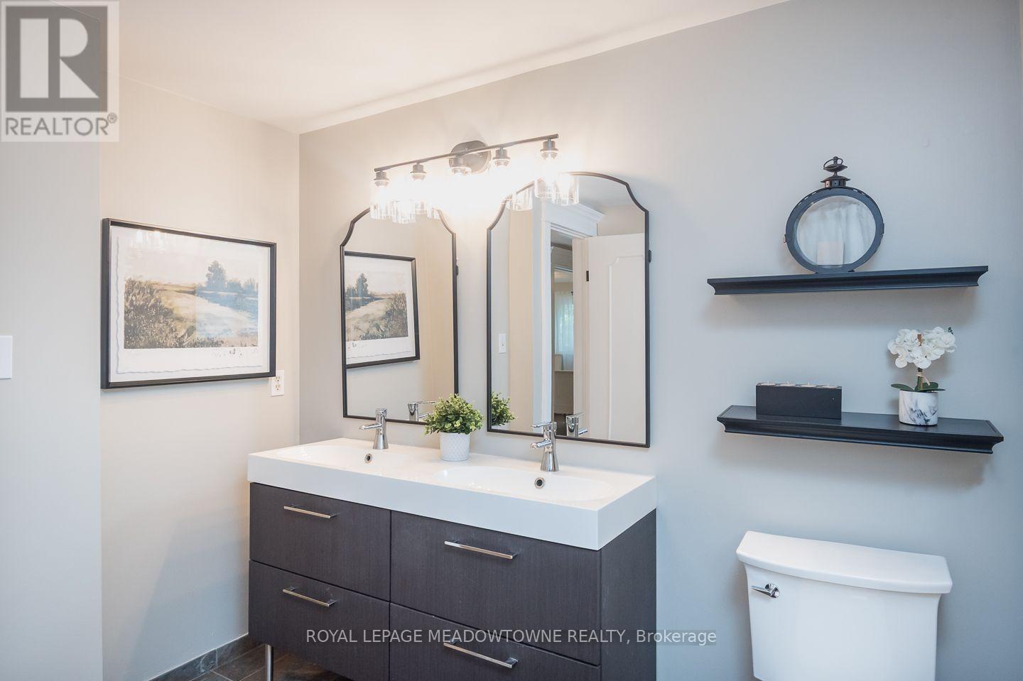 












823 LAURIER AVENUE

,
Milton,




Ontario
L9T4H4

