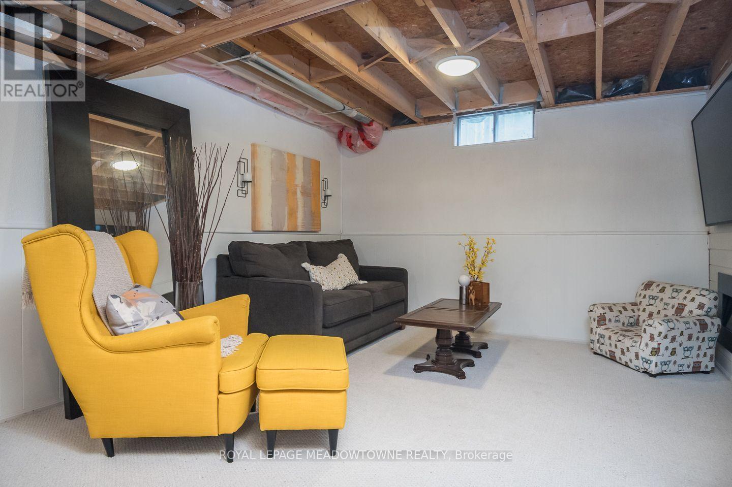 












823 LAURIER AVENUE

,
Milton,




Ontario
L9T4H4


