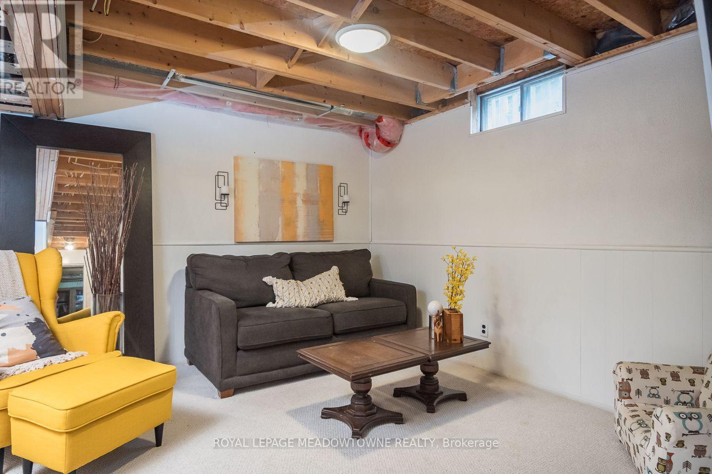 












823 LAURIER AVENUE

,
Milton,




Ontario
L9T4H4

