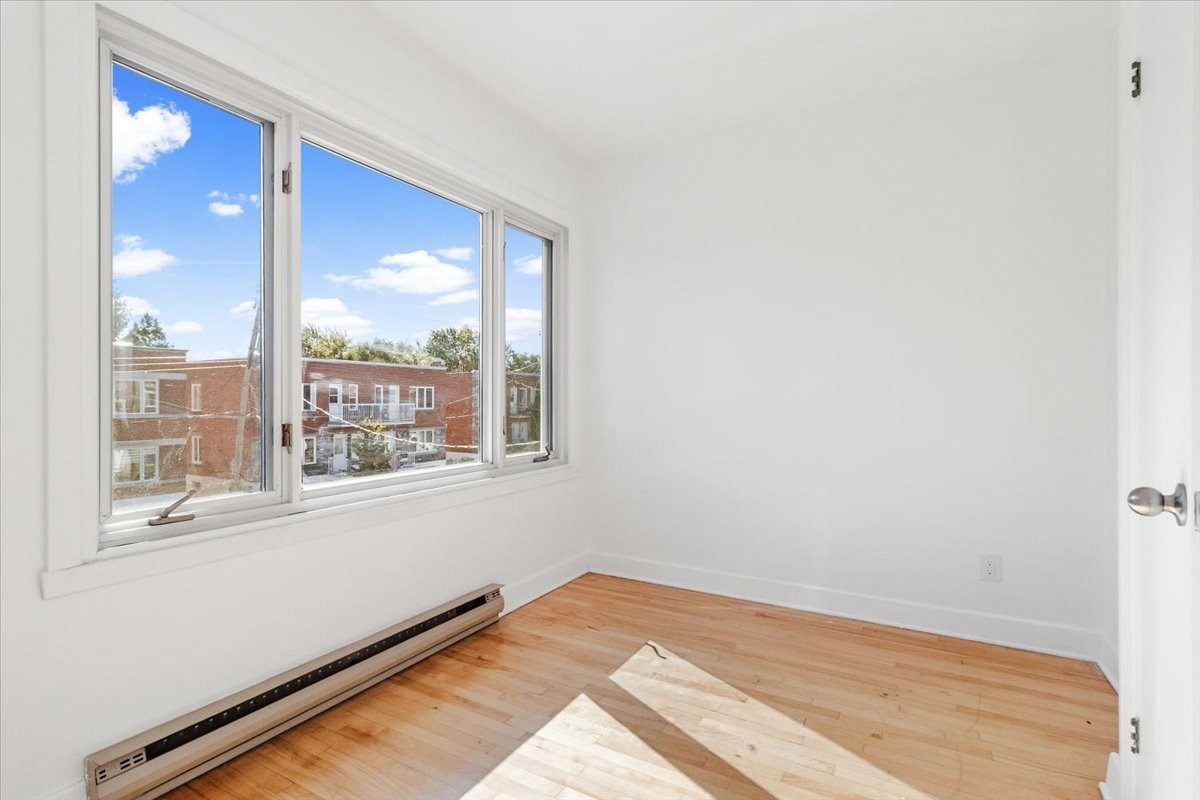 









661

 - 663


Av. Alepin

,
Montréal (LaSalle),




QC
H8P2E3

