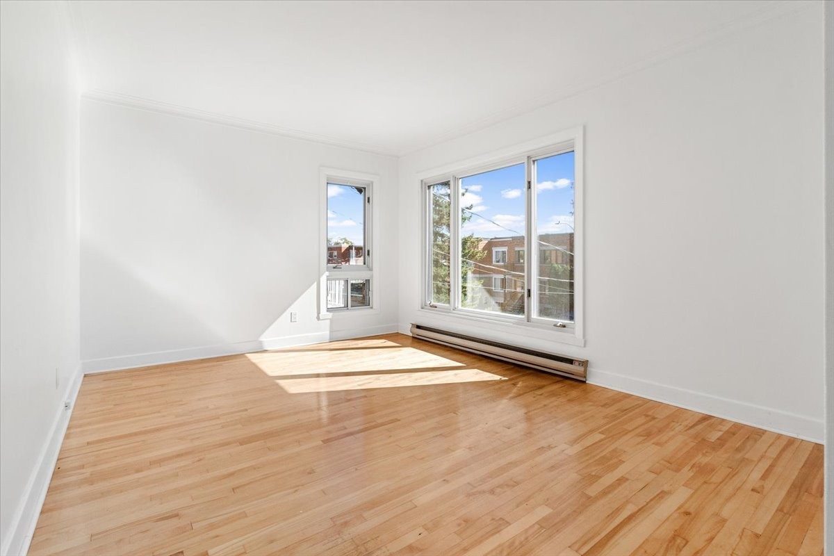 









661

 - 663


Av. Alepin

,
Montréal (LaSalle),




QC
H8P2E3

