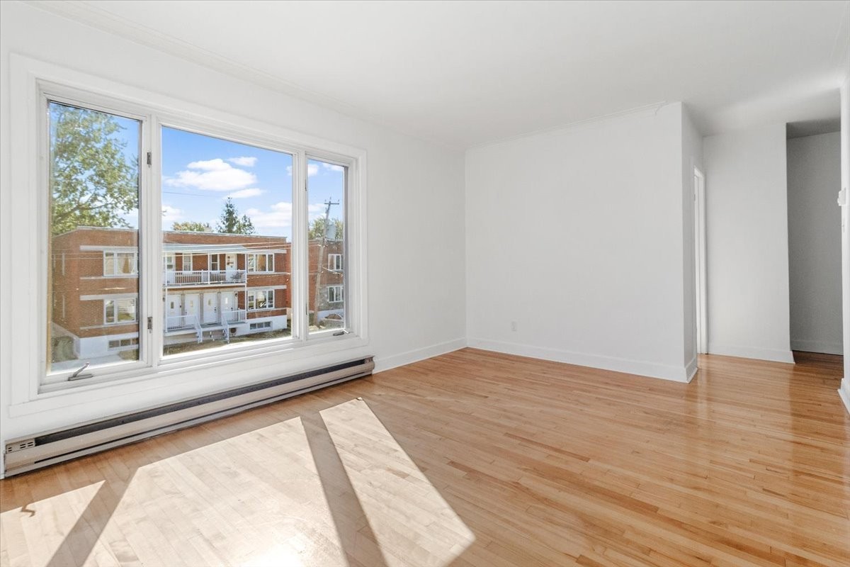 









661

 - 663


Av. Alepin

,
Montréal (LaSalle),




QC
H8P2E3

