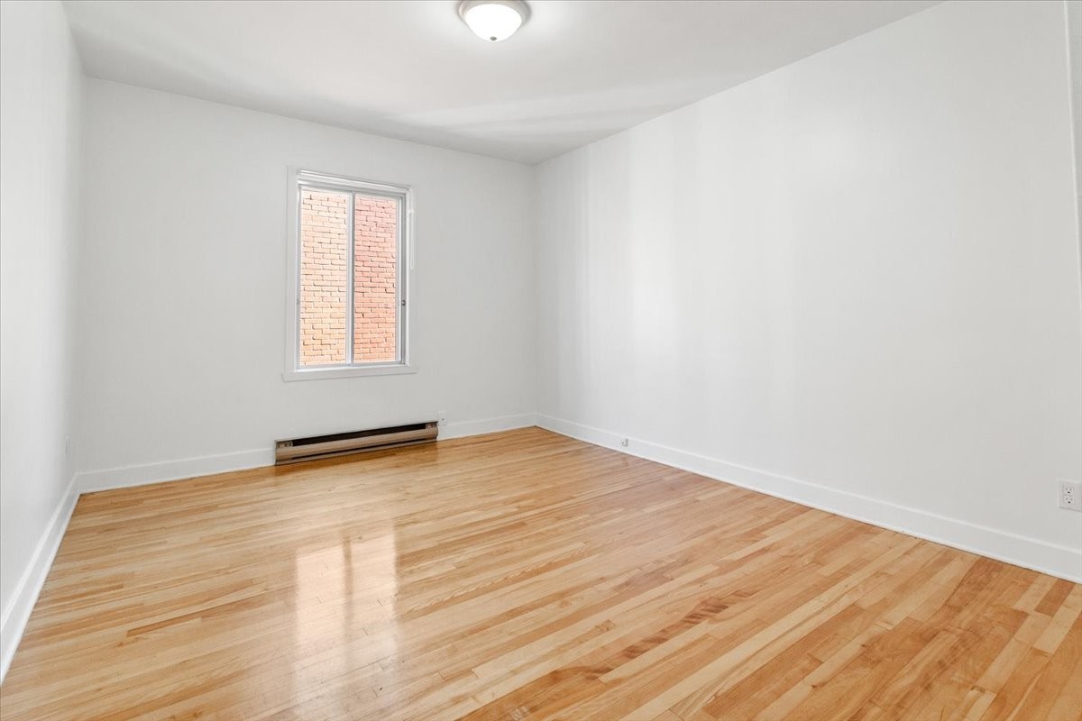 









661

 - 663


Av. Alepin

,
Montréal (LaSalle),




QC
H8P2E3

