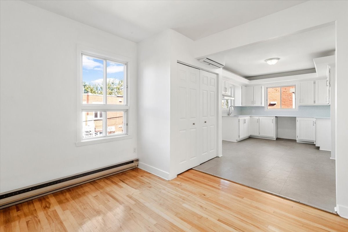 









661

 - 663


Av. Alepin

,
Montréal (LaSalle),




QC
H8P2E3

