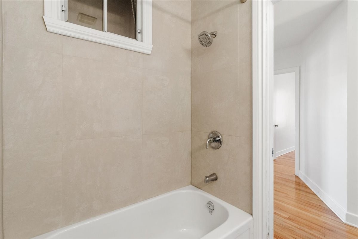 









661

 - 663


Av. Alepin

,
Montréal (LaSalle),




QC
H8P2E3

