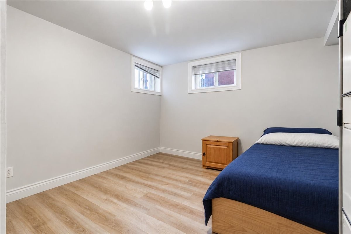 









661

 - 663


Av. Alepin

,
Montréal (LaSalle),




QC
H8P2E3

