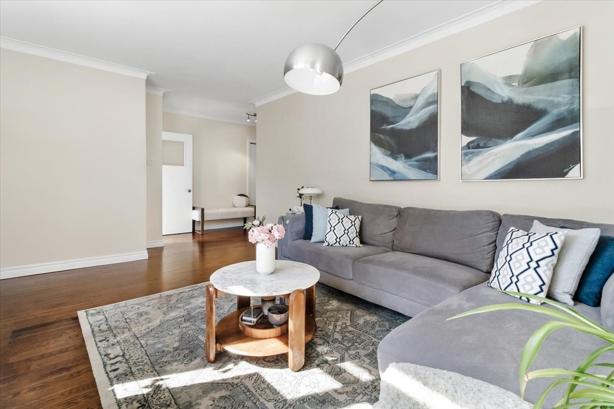 









661

 - 663


Av. Alepin

,
Montréal (LaSalle),




QC
H8P2E3

