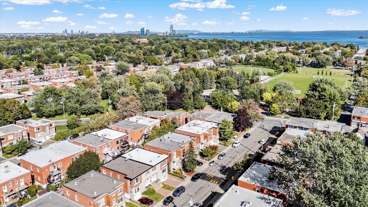 









661

 - 663


Av. Alepin

,
Montréal (LaSalle),




QC
H8P2E3


